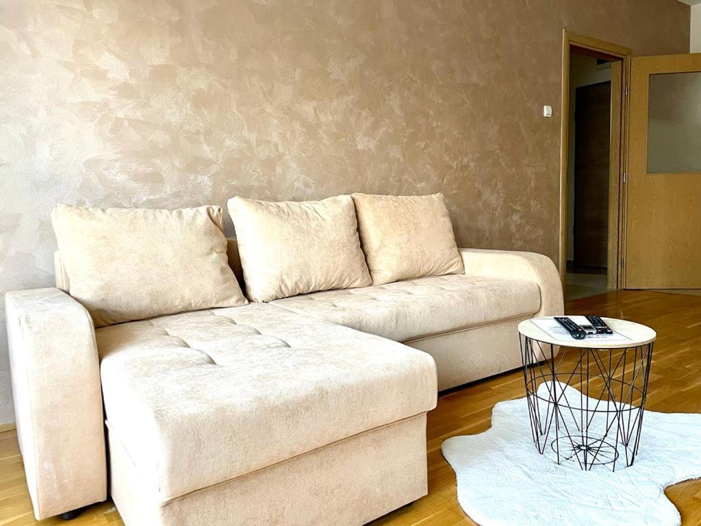 Nakii Apartmani Podgorica Esterno foto